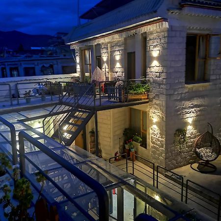Fengma Feiyang Hostel Лхаса Экстерьер фото