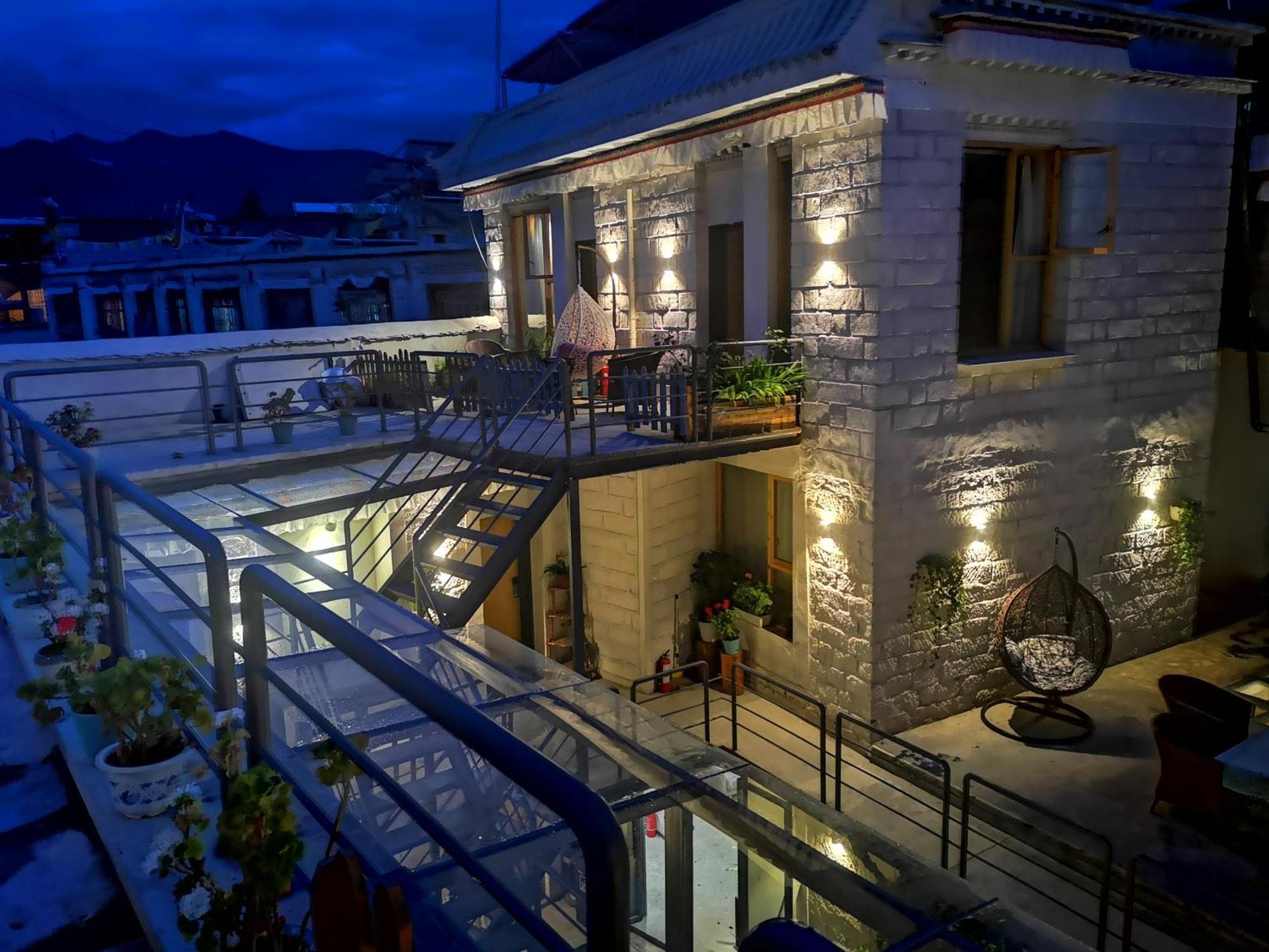Fengma Feiyang Hostel Лхаса Экстерьер фото
